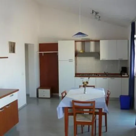 Lejlighed Jadro In Barbat Mit Grill Und Whirlpool By Interhome Rab Town