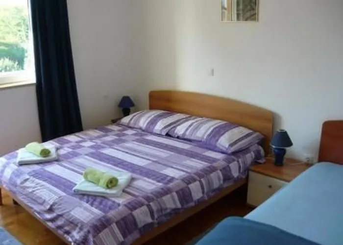 Jadro In Barbat Mit Grill Und Whirlpool By Interhome Lejlighed Rab Town
