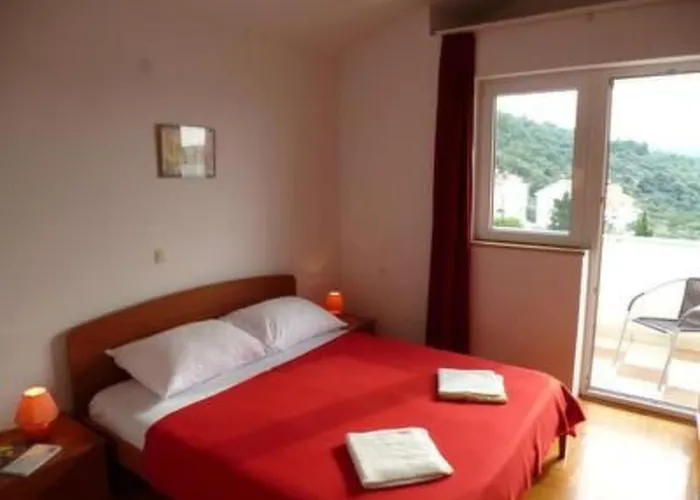 Jadro In Barbat Mit Grill Und Whirlpool By Interhome Lejlighed Rab Town