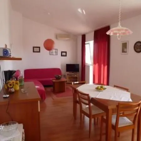 Jadro In Barbat Mit Grill Und Whirlpool By Interhome * Rab Town