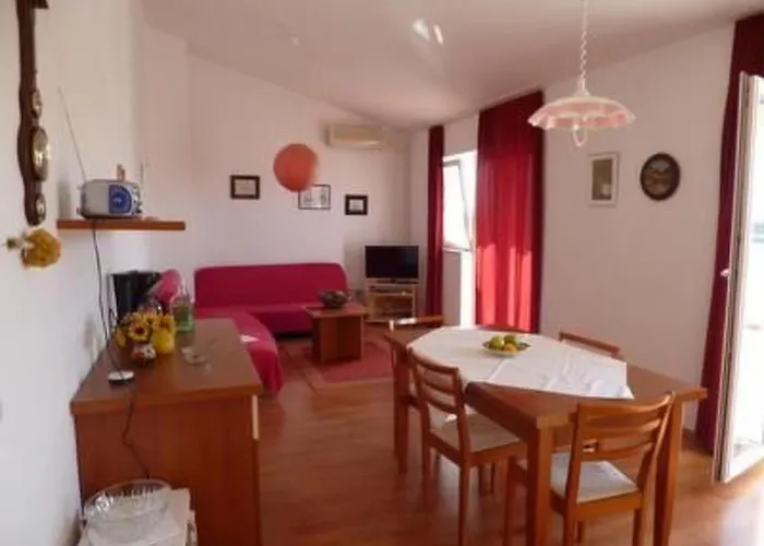 Jadro In Barbat Mit Grill Und Whirlpool By Interhome * Rab Town